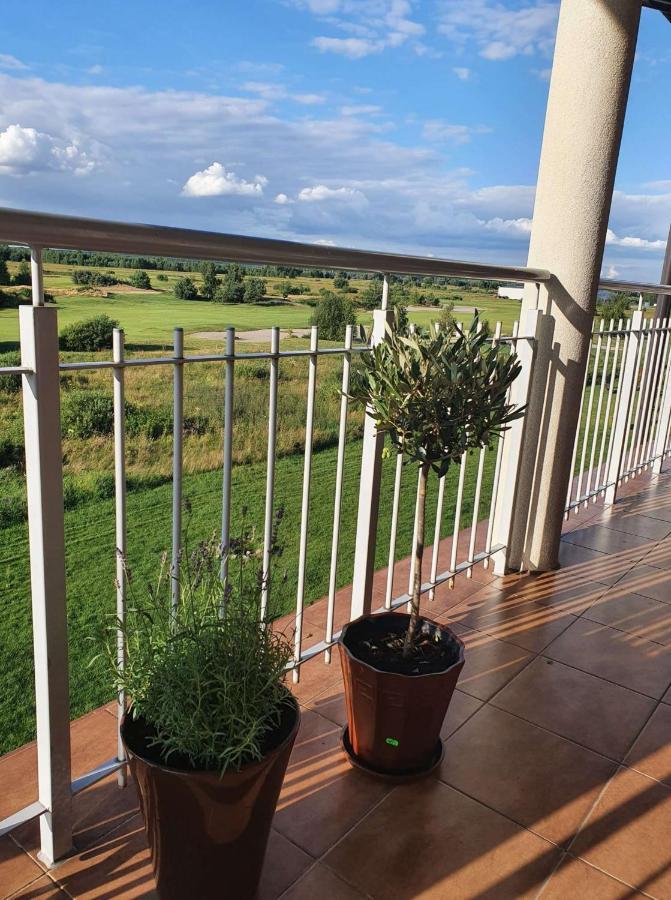 Sobienie Szlacheckie Apartgolf Sobienie Krolewskie מראה חיצוני תמונה